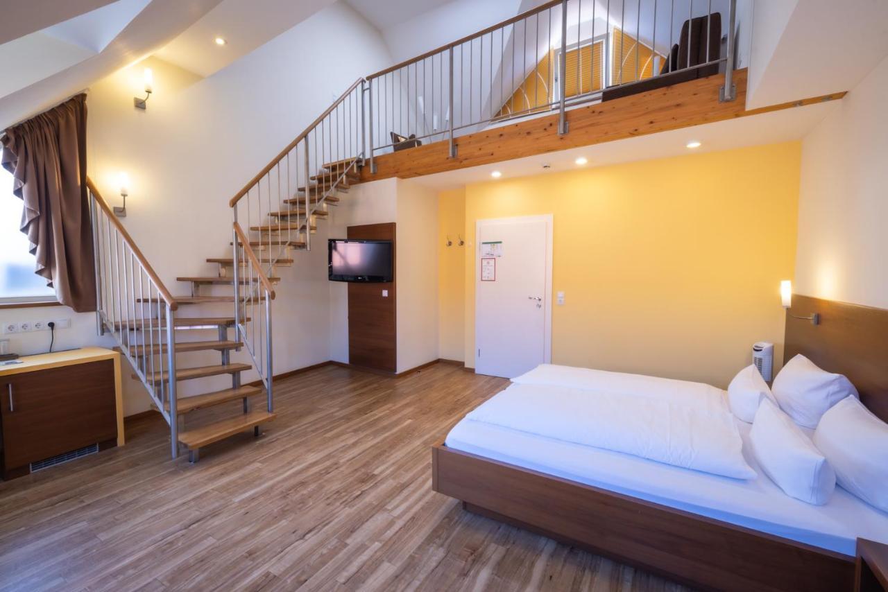 Altstadthof Hotel *